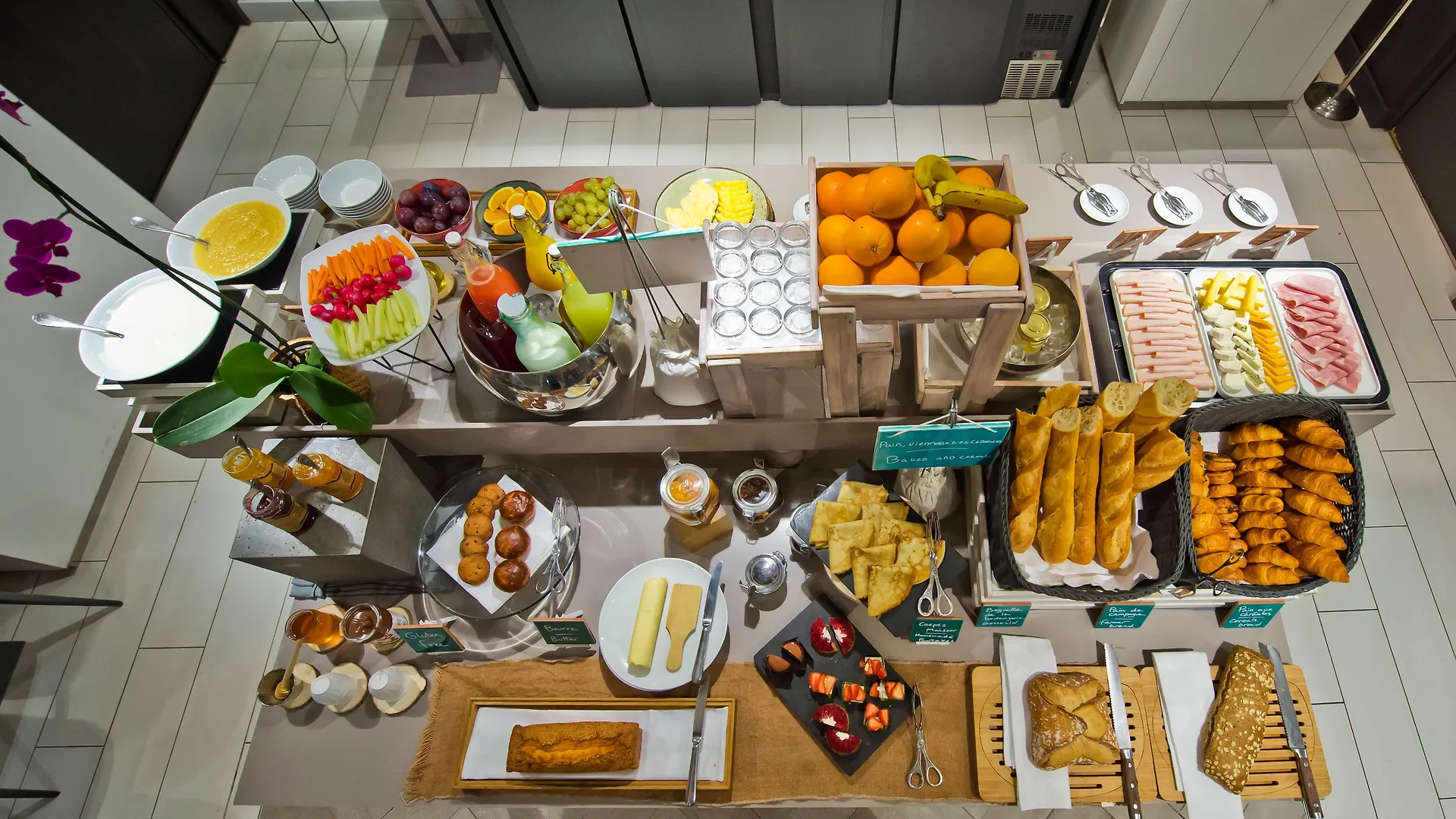 Indigo - Opera By Ihg Hotel 4*